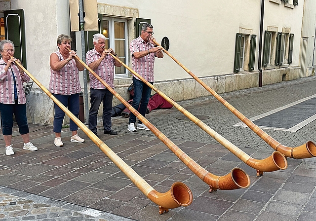 Urchige Klänge: Die Alphorngruppe Enzian gab ein Ständchen.