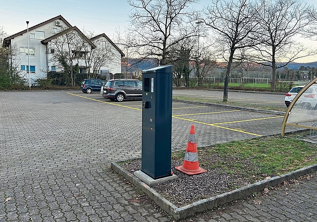 Kostenpflichtiges Parkieren: Seit fast zwei Jahren bewirtschaftet Reinach seine Parkplätze. Foto: Nicolas Blust / Archiv