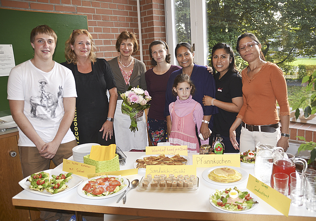 Guten Appetit: Die Köchinnen und der Koch haben ihre Deutschkenntnisse erweitert.  Foto: Jay Altenbach