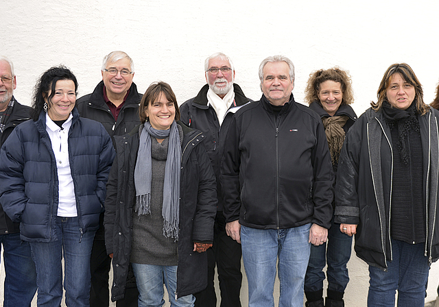 Das OK der nächsten Aescher Kulturnacht (v. l.): Werner Häring, Lucia Bechtel, Kurt Hofmann, Eveline Sprecher, Tuur Manders, Erich Wyss, Fida Husi, Isabelle Wipf, Evelyne Gerber. Nicht auf dem Foto sind Patrick Goetz und Max Hunziker. Foto: ZVG