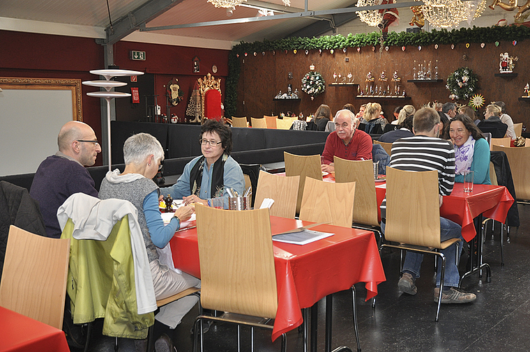 Mittagessen im «Empfehlbar». Am Fabrikmattenweg kann man nur noch für kurze Zeit seinen Hunger stillen. Foto: I. Hitz