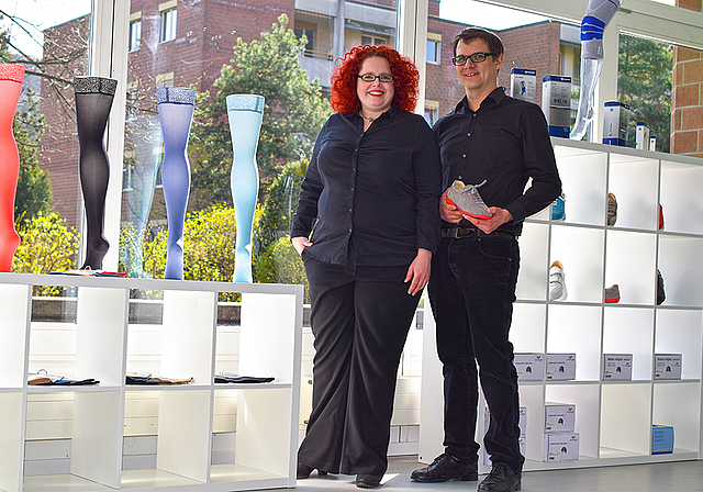 Familienunternehmen: Iris Hepfer und Michael Schubiger in ihren Verkaufsräumen in den Zollweiden.  Foto: Bea Asper