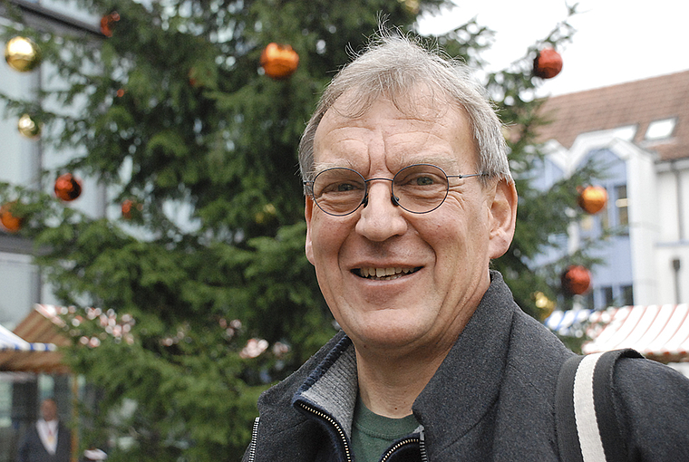 Schriftsteller und Regisseur: Jörg Jermann besichtigt in seinem Stück «Edgar Läder» ein durchschnittliches Leben.  Foto: Thomas Brunnschweiler