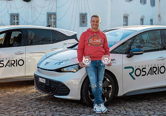 Ausgezeichnet: Rosario Mussari ist der beste Fahrlehrer der Region. Foto: Fabian Schwarzenbach