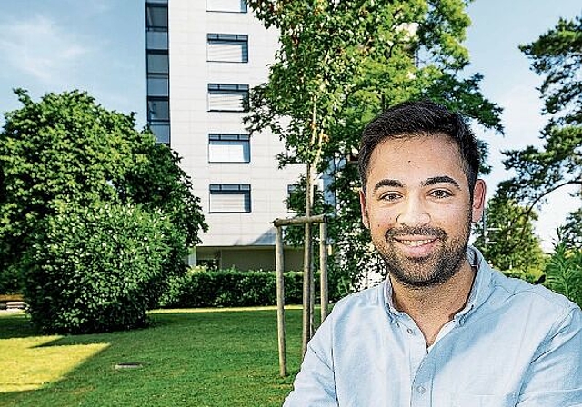 Vertritt die Interessen der Mieter: Adil Koller ist selbst in einer Genossenschaftswohnung an der Baselstrasse in Münchenstein aufgewachsen. Foto: Kenneth Nars