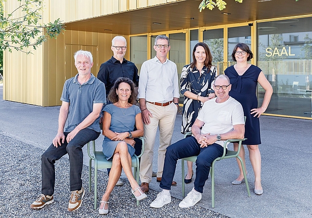 Die Zusammensetzung bis Ende November: (v. l. hinten stehend) Felix Berchten (Frischluft), Markus Eigenmann (FDP), Brigitte Treyer (FDP), Lea Mani (SP);(v. l. sitzend) Hartmut Vetter (Frischluft), Monika Strobel (parteilos) und Peter Vetter (SP). Fot