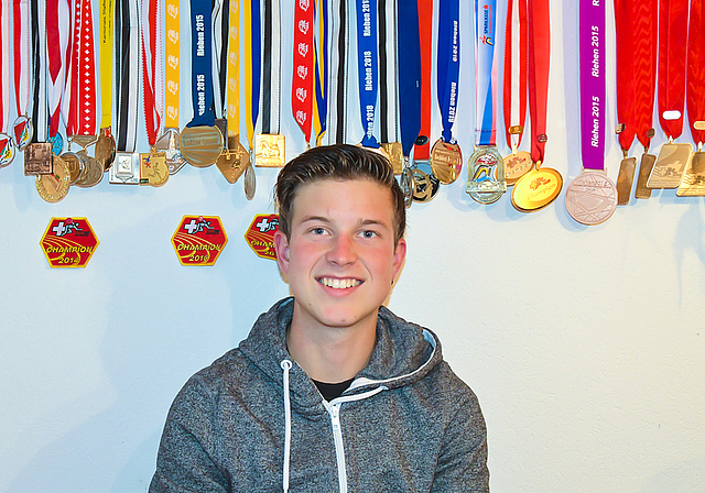 Halbmarathon U23-Schweizermeister: Immer wieder kehrt Lukas Vögtli mit einer Medaille von einer Schweizermeisterschaft nach Hause.  Foto: Bea Asper