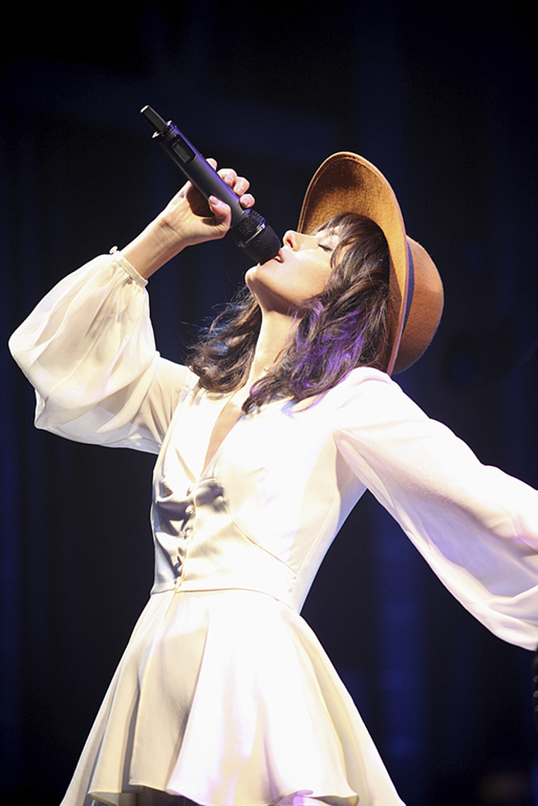 Eindringlinge Songs: Katie Melua findet im Park im Grünen die perfekte Bühne für ihren Auftritt.  Foto: ZVG