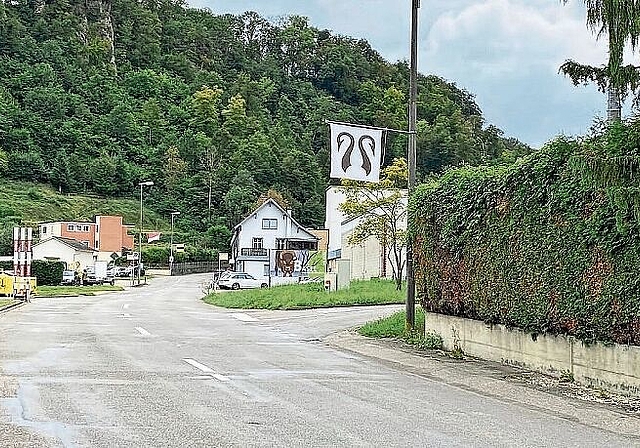 Flüh: Beim Projekt Talstrasse geht es um die Erhöhung der Sicherheit. Foto: Bea Asper