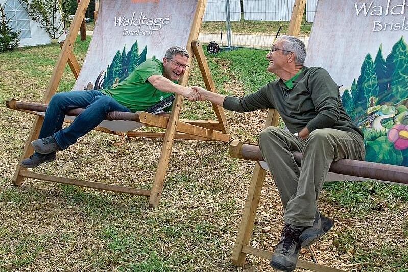 Mit der Organisation zufrieden: OK-Präsident Gerhard Walser (l.) und Thomas Weber, alt Regierungsrat und Ehrenpräsident der Waldtage 2023.