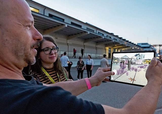 Erweiterte Realitäten: Mit den richtigen Geräten und Programmen ausgestattet, lässt sich das Gelände auf märchenhafte Weise erkunden. Foto: ZVG