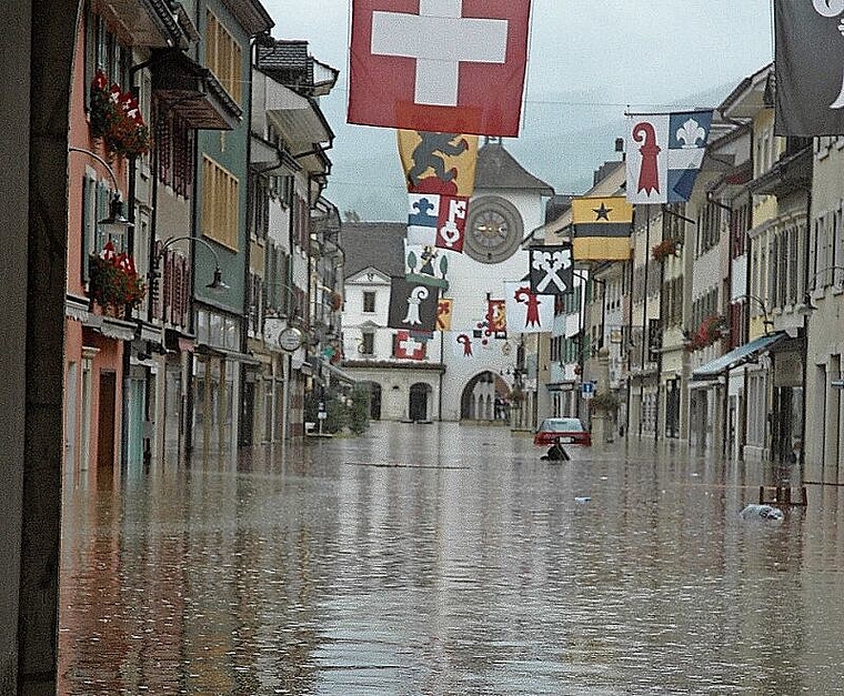 Ein weiteres Mal soll verhindert werden: Hochwasser im Stedtli am 9. August 2007. Foto: Archiv