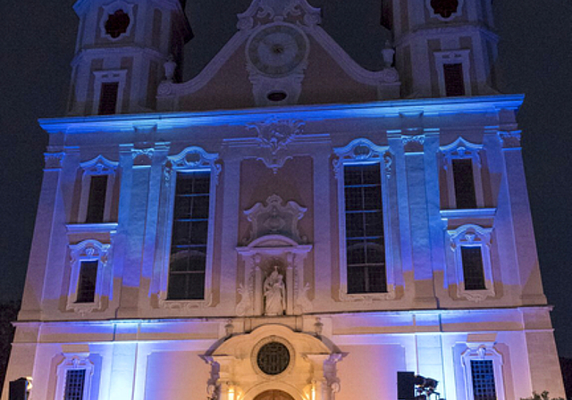 «When the Rain begins to fall»: So hiess eines der Stücke, mit denen der Musikverein das Publikum auf dem Domplatz begeisterte. Wirklich geregnet hats zum Glück nicht.  Foto: ZVG/Dieter Küng/www.diku-foto.ch