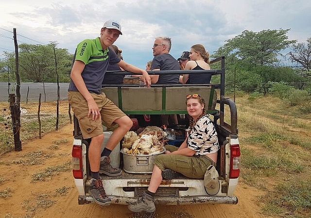 Auf Tour: Zusammen mit anderen Volontären und Gästen war Tanya Vögeli in Namibia unterwegs. Foto: ZVG