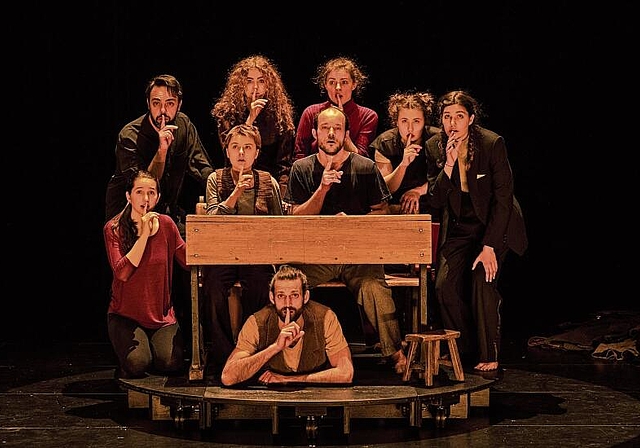 Gemeinsam spielen: Beim «Theater Junges M» stehen nicht die einzelnen Schauspieler im Vordergrund, viel mehr zählt die Harmonie in der Gruppe. Foto: Cornelius Hunziker