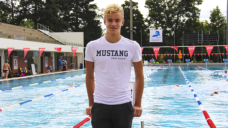 Das Training zahlt sich aus: Robin Yeboah holte an den Nachwuchs-Schwimm-Schweizer-Meisterschaften vor einem Monat dreimal Gold und einmal Silber. Foto: Tobias Gfeller