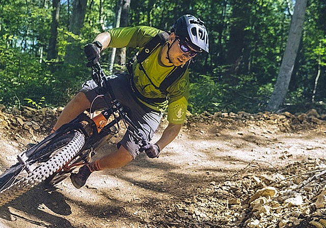 Liegt im Trend: In der Schweiz ist Mountainbiken mittlerweile beliebter als Fussballspielen - auf professionellen Trails in der Region können Bikerinnen und Biker ihrer Leidenschaft freien Lauf lasssen.  Foto: ZVG