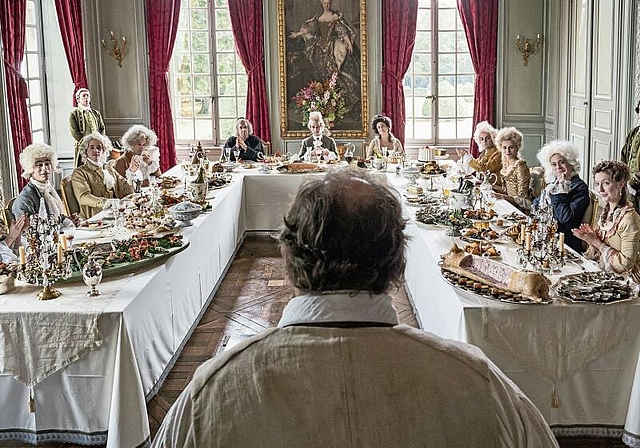 Ruhe vor dem Sturm: Im Film «Délicieux» geniesst der Adel sein Dinner vor Beginn der Französischen Revolution. Foto: zVg