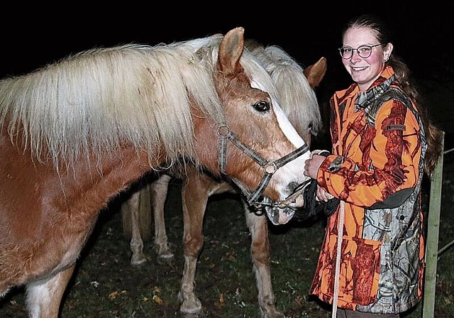 Jägerin: Seit Juli besitz Nadine Wyss den Jagdschein. In ihrer Freizeit verbringt sie auch viel Zeit mit ihren Pferden. Foto: Gaby Walther