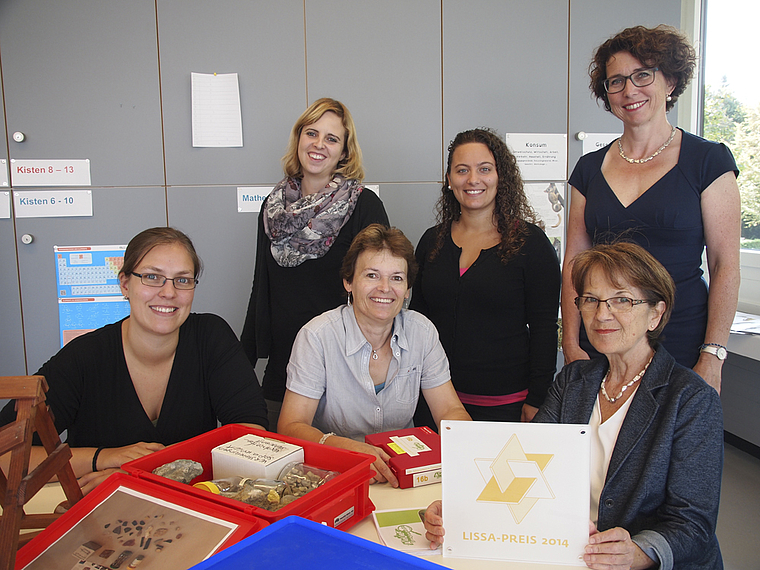 Engagieren sich für ein wegweisendes Projekt (v. l.): Nadja Herrmann, Miriam Locher, Pia Augsburger, Laura Hahne, Nathalie Meyer (hinten) und Irène Ringier (vorne). Es fehlt von der Arbeitsgruppe: Eva Hungerbühler.  Foto: Tobias Gfeller