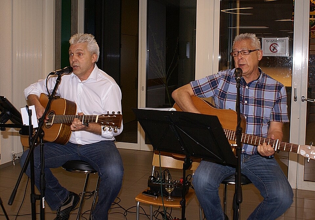 Chansonniers Karibum: (v.l.) Christoph Zehnder und Peter Wyss. Foto: Jürg Jeanloz