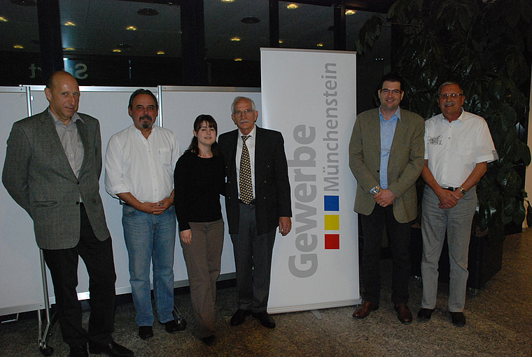 Geben dem Gewerbeverein weiterhin die Richtung vor: Die anwesenden Vorstandsmitglieder Alexander Biner, Jürg Bühler, Nathalie Bornhauser, Robert Schmidlin (Präsident), Bernhard Jauslin, Marcel Erni (v. l.).  Foto: Thomas Brunnschweiler