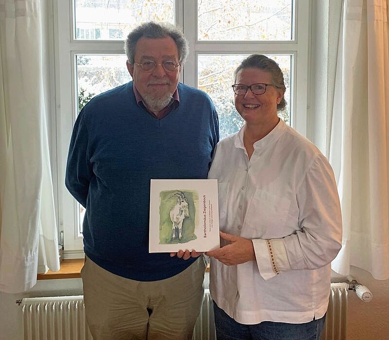 Er hat die Verse geschrieben, sie die Bilder gemalt: Jürg und Helga Seiberth. Foto: Florin Bürgler