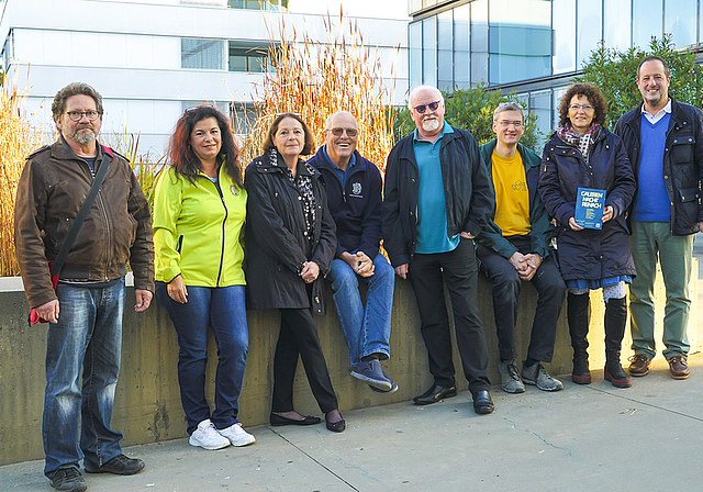 Buntes OK: Thomas Hofstetter, Daniela Grieder, Carmen Küpfer, Werner Kobel, Beda Flury (Gründungsmitglied), Ralph Spillmann, Katharina Kunz und Dieter Baumann.  FOTO: ZVG