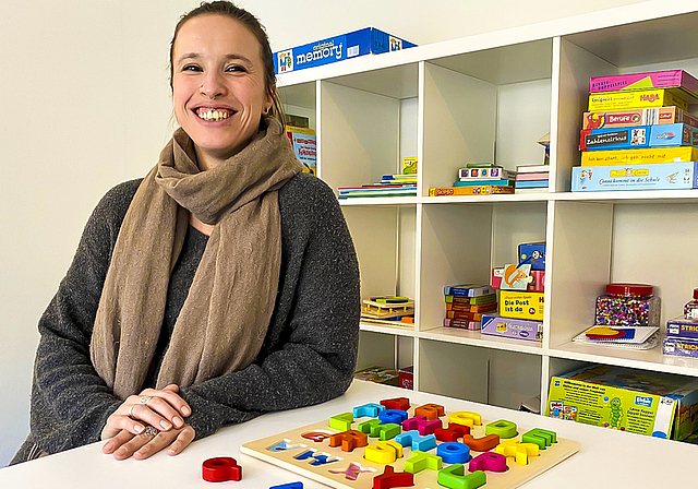 Professionelle Betreuung: Sarah Schiess leitet den «Chinderpunkt», der Betreuungsplätze für Kinder von zweieinhalb bis 12 Jahren bietet.  Foto: Raphael Schoene