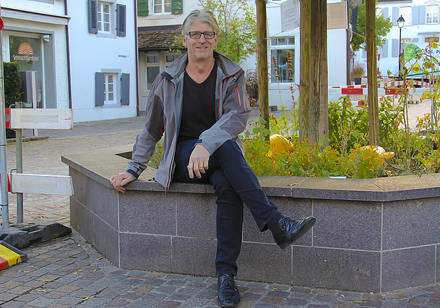 Die Ruhe zwei Jahre lang genossen: Jetzt aber möchte Karl-Heinz Zeller zurück auf die politische Bühne.  Foto: Tobias Gfeller