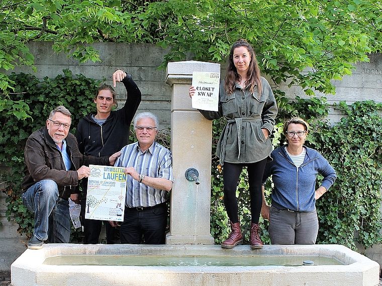 Organisieren den Umwelttag: (v.l.) Peter Seeberger, Joshua Düblin, Giuseppe Leone, Elena Lutz und Sibylle Luisi. Foto: zVg