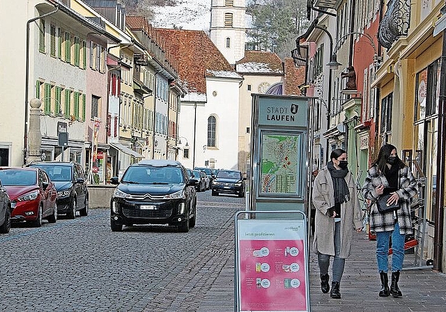 Digitale Zukunft: Wer vor verschlossenen Türen steht, kann nun auch digital einkaufen.Foto: Gini Minonzio