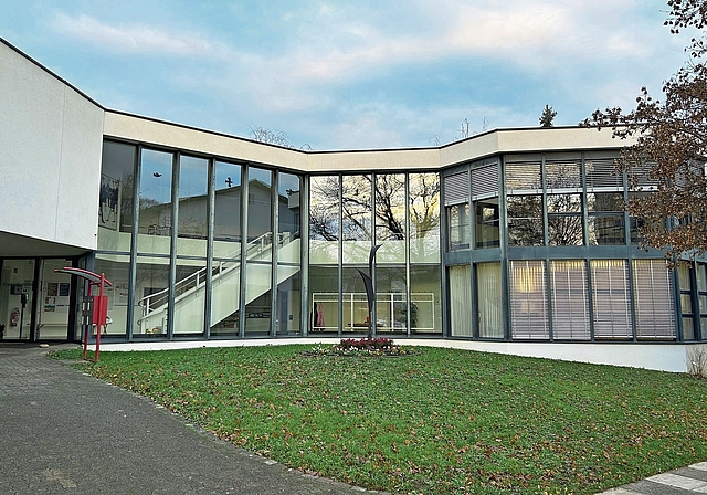 Ab kommendem Sommer: Im Steinackerhaus der Evangelisch-Reformierten Kirchgemeinde Aesch-Pfeffingenkommt ein Doppelkindergarten unter. Foto: Nicolas Blust