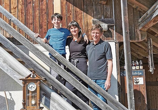 Ein eingespieltes Team: Ute und Peter Kägi mit ihrem Sohn Loris. Foto: Melanie Brêchet