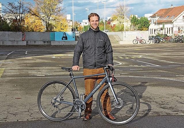 Selbst grosser Radsport-Fan: OK-Präsident Dominik Häring. Foto: Tobias Gfeller