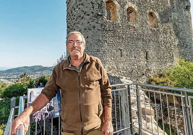 Peter Saladin: Früher leitete er Baustellen, beispielsweise jene der Ruine Pfeffingen. Foto: Nicole Nars-Zimmer