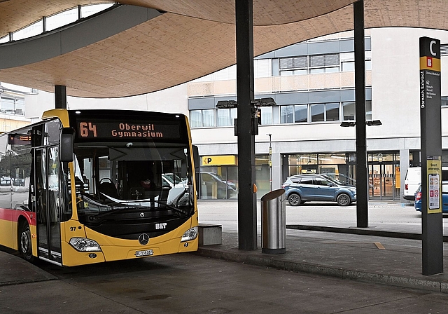 Auslagerung der Dienstleistung: Während der Fasnachtsumzüge müssen Bus und Tram umgeleitet werden – das kostet ab diesem Jahr zusätzlich. Foto: Fabia Maieroni