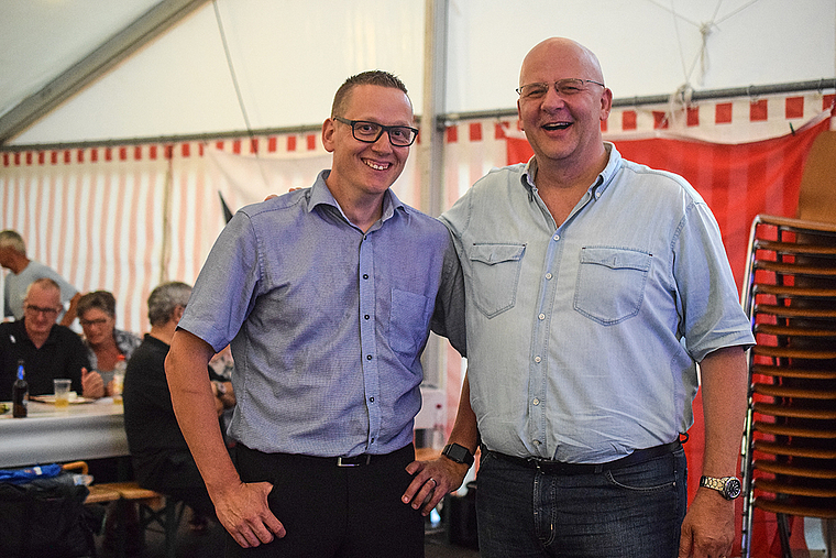 Feierten zusammen: Iwan Imholz, Vize-Gemeindepräsident von Unterschächen, Uri, und Zeremonienmeister Rolf Blatter.  Fotos: Bea Asper