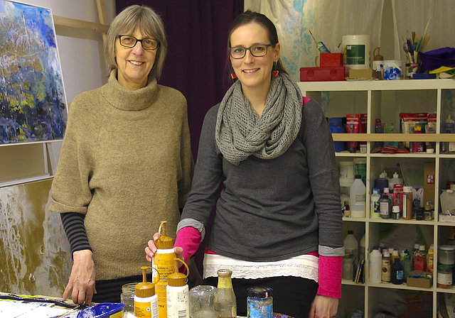 Bieten ein Netzwerk an: Elisabeth Bösch (l.) und Claudia Bösch.  Foto Tobias Gfeller