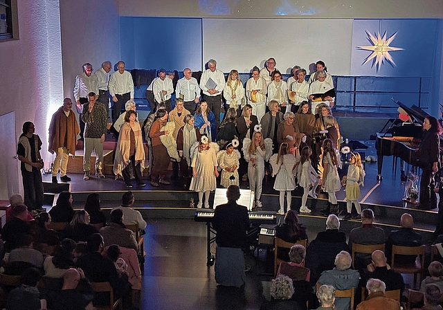 Grosser Andrang: Die Weihnachtsoper «Sternherz» sorgte am Sonntagabend für ein volles Haus. Foto: Caspar Reimer