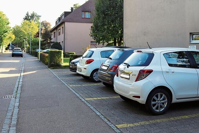 Vereinheitlicht: Durch das Parkplatzersatzabgabe-Reglement gelten neu im ganzen Siedlungsgebiet dieselben Regeln bezüglich der Erstellung von Pflichtparkplätzen. Foto: Benedikt Kaiser