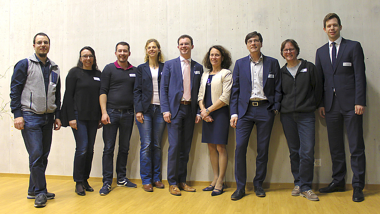 Hat Grund zur Freude: Der AGIV-Vorstand mit Lukas Haas (neu), Claudia Meier, Markus Sommerer, Vera von Rotz, Präsident Philipp Hägeli, Monika Strobel, Philippe Wälle, Andrea Hänggi und Christoph Huber (v. l.).  Foto: Axel Mannigel