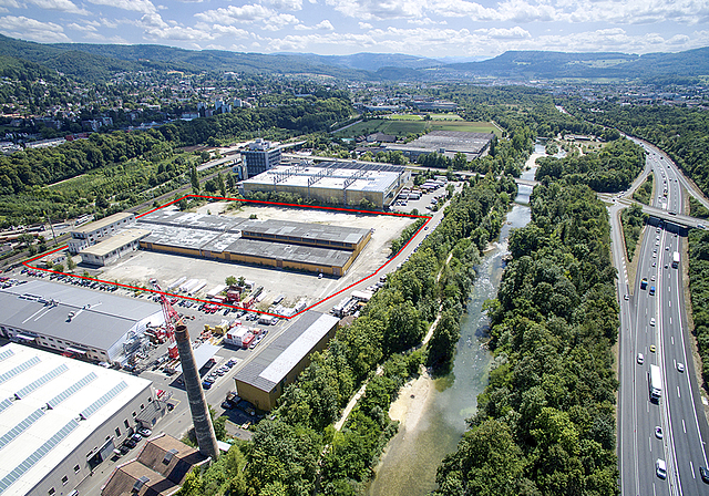 Arealentwicklung im ganz grossen Stil: Das ehemalige ABB-Gelände (in der Karte rot umrahmt) möchte die Uptown Basel AG ab Ende 2017 in einen Standort für Hightech-Industrie verwandeln.  Foto: ZVG