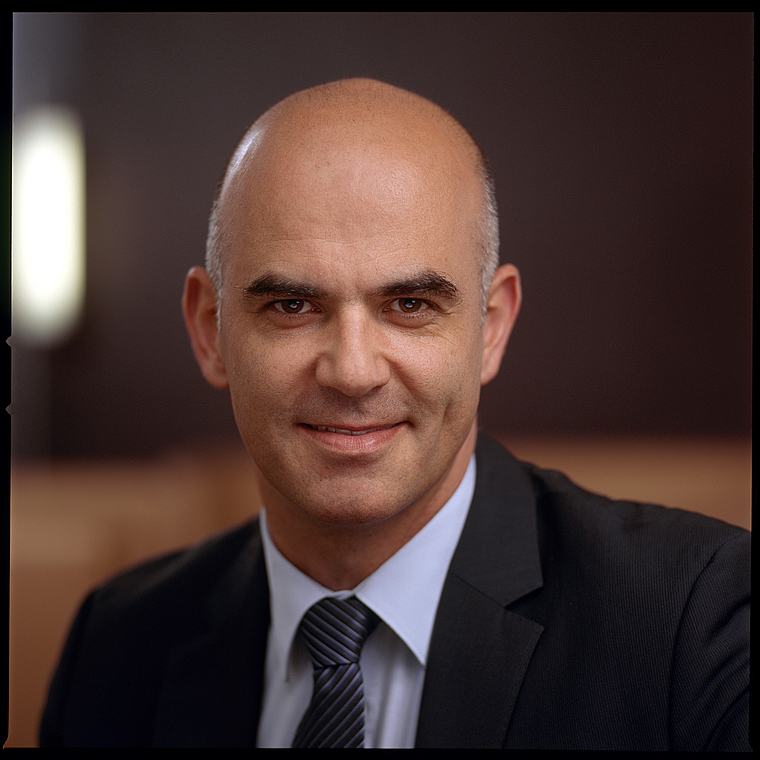 Spricht zum Volk: Alain Berset, Vorsteher des Eidg. Departement des Innern.  Foto: Gaetan Bally