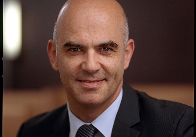 Spricht zum Volk: Alain Berset, Vorsteher des Eidg. Departement des Innern.  Foto: Gaetan Bally