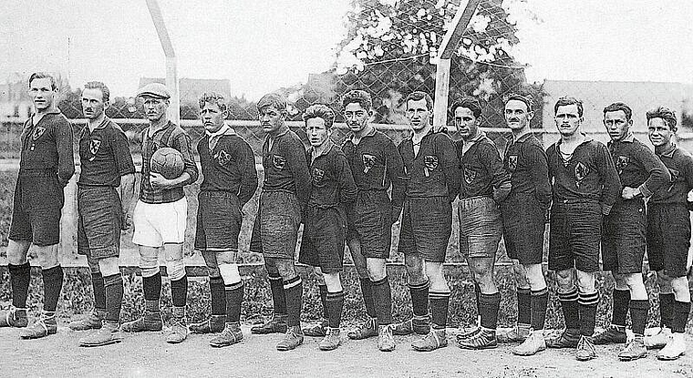 Meilenstein 1921: Die erste Mannschaft des FC Aesch. Foto: ZVG