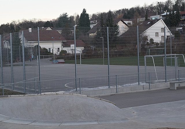 Basketball macht Lärm: Darf aber auf dem Mammutareal in Hofstetten trotzdem weiterhin gespielt werden. Foto: zvg