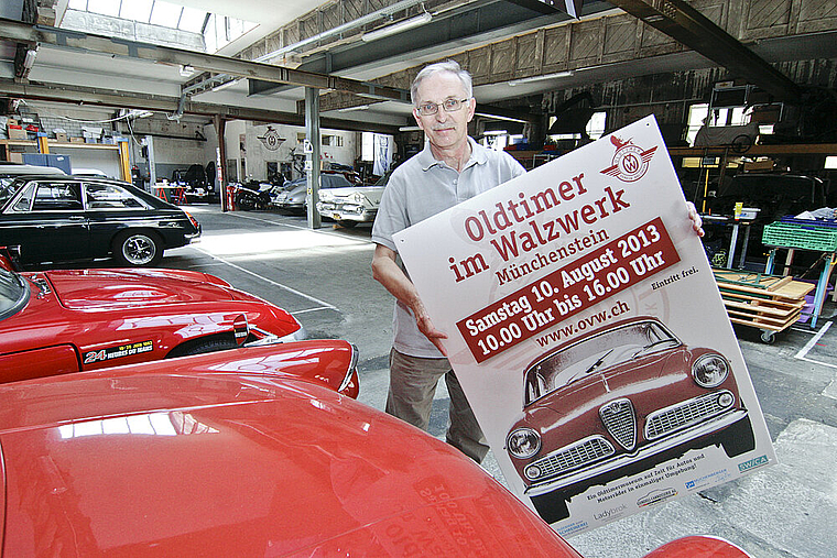 Faszination Oldtimer: Paul Kaelins Oldtimerverein Walzwerk lädt am Samstag wieder zum grossen Stelldichein der Oldtimer auf dem Münchensteiner Walzwerkareal, wo mehrere hundert Veteranen erwartet werden.  Foto: Lukas hausendorf