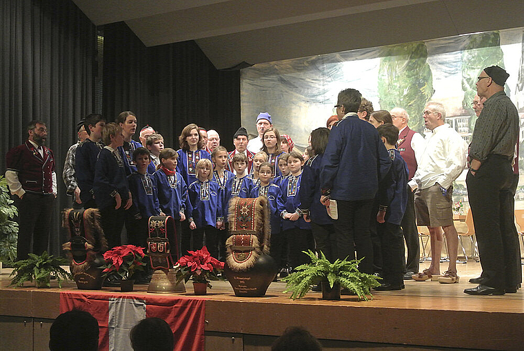 Innerschweizer weisen den Weg: Das Kinderjodlerchörli Zugerland war Gast am traditionellen Jodler-Obe in Reinach.  Foto: Bea Asper