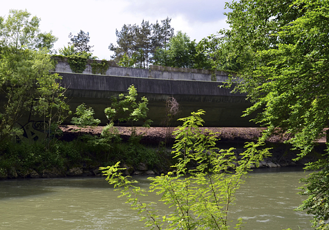 Erholungsraum mit Autobahndurchstich: Die Nutzungskonflikte in der Birspark Landschaft sollen auf Ebene der Birsstadt nun gemeindeübergreifend angegangen und langfristig entschärft werden.  Bild: IBA / zvg